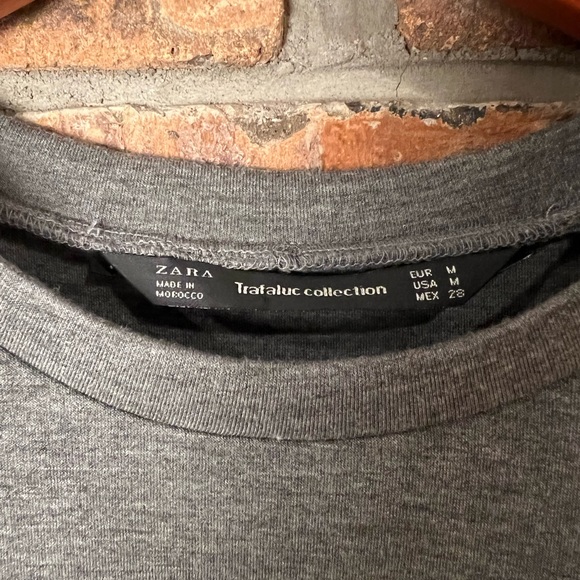 Zara oversize gray crew sweatshirt for women. Perfect condition. Size medium. - Picture 3 of 4